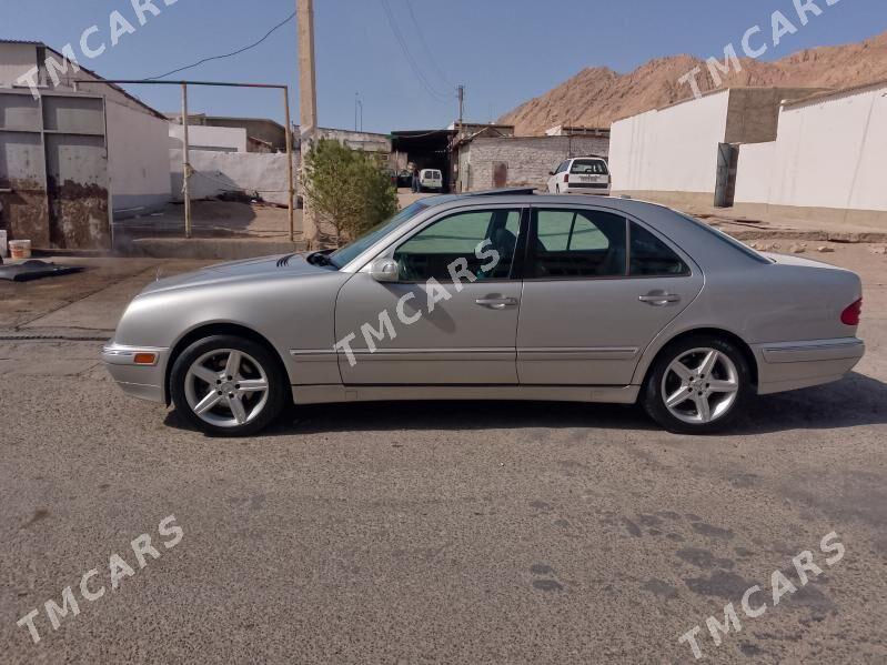 Mercedes-Benz E320 2002 - 130 000 TMT - Türkmenbaşy - img 7