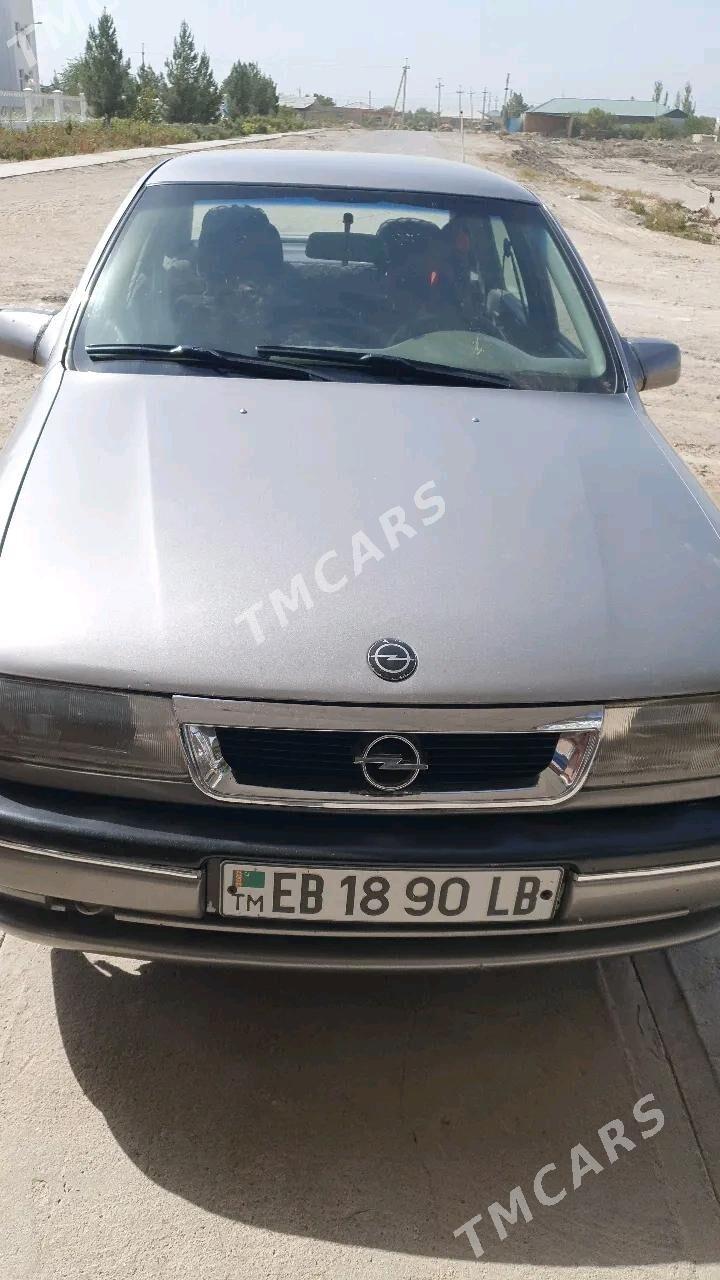 Opel Vectra 1993 - 35 000 TMT - Фарап - img 3