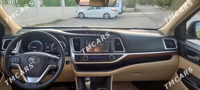 Toyota Highlander 2018 - 580 000 TMT - Ашхабад - img 9