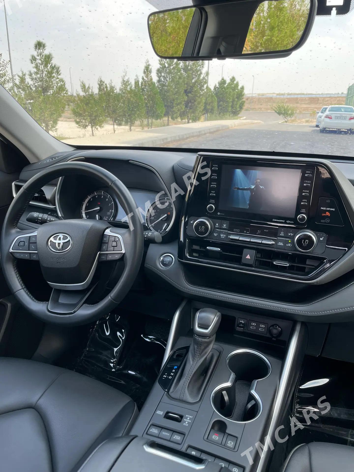 Toyota Highlander 2022 - 525 000 TMT - Aşgabat - img 3