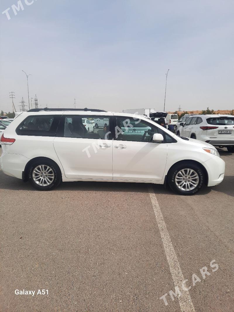 Toyota Sienna 2010 - 260 000 TMT - Ашхабад - img 3