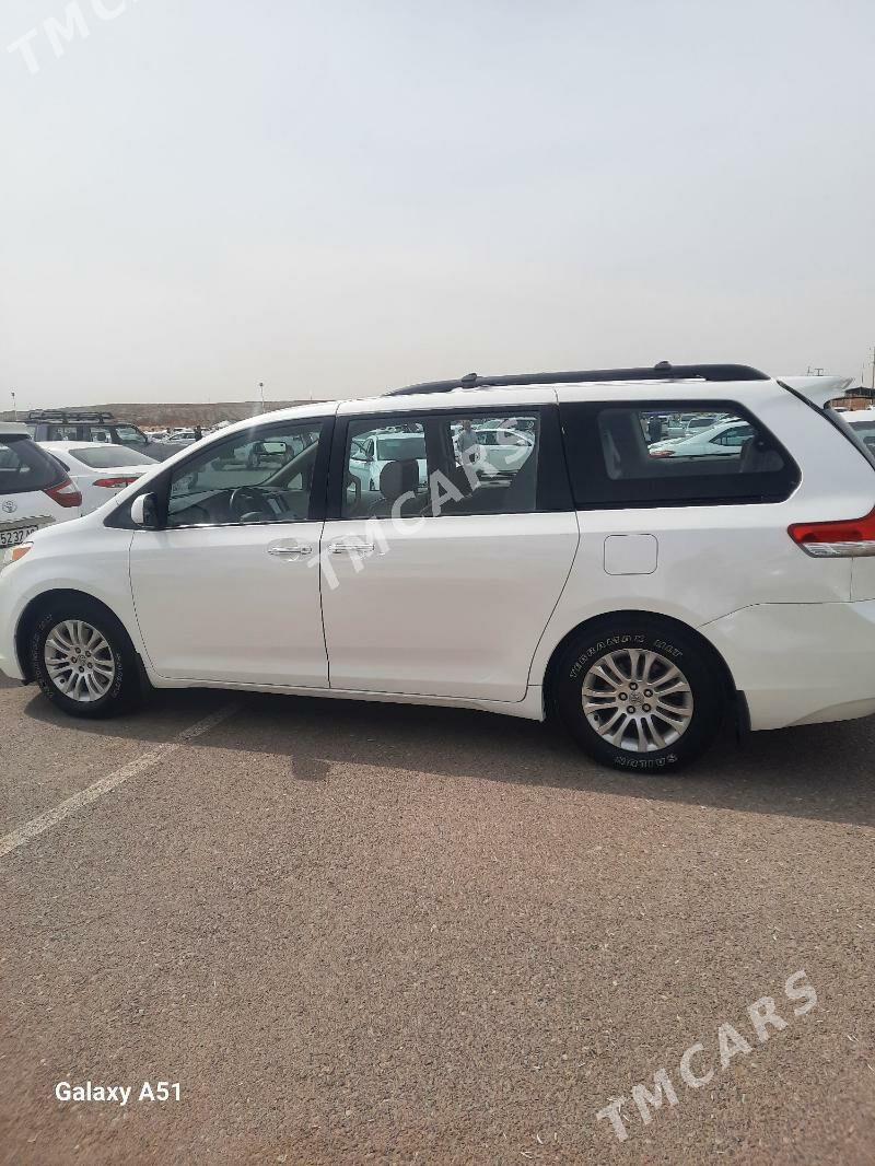 Toyota Sienna 2010 - 260 000 TMT - Ашхабад - img 4