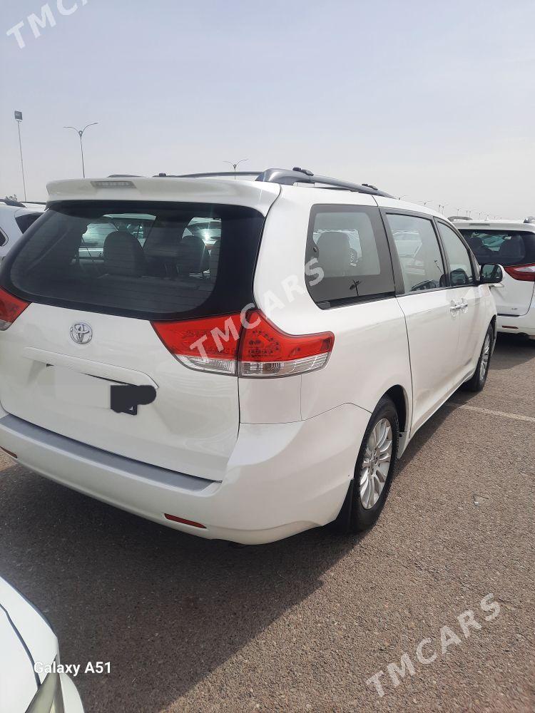 Toyota Sienna 2010 - 260 000 TMT - Ашхабад - img 5