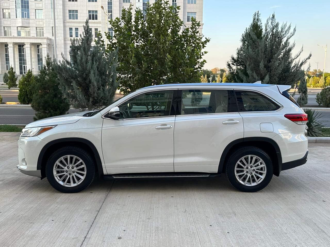 Toyota Highlander 2018 - 525 000 TMT - Aşgabat - img 6