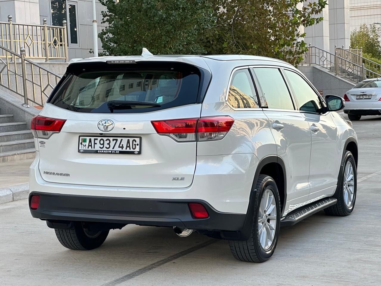 Toyota Highlander 2018 - 525 000 TMT - Aşgabat - img 4