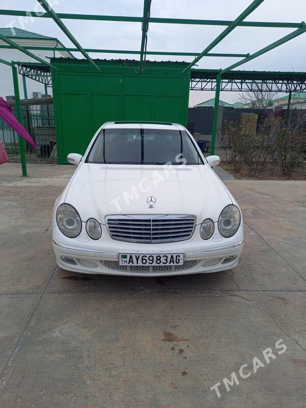 Mercedes-Benz E320 2003 - 135 000 TMT - Gagarin köç, köne Howa menzili - img 2