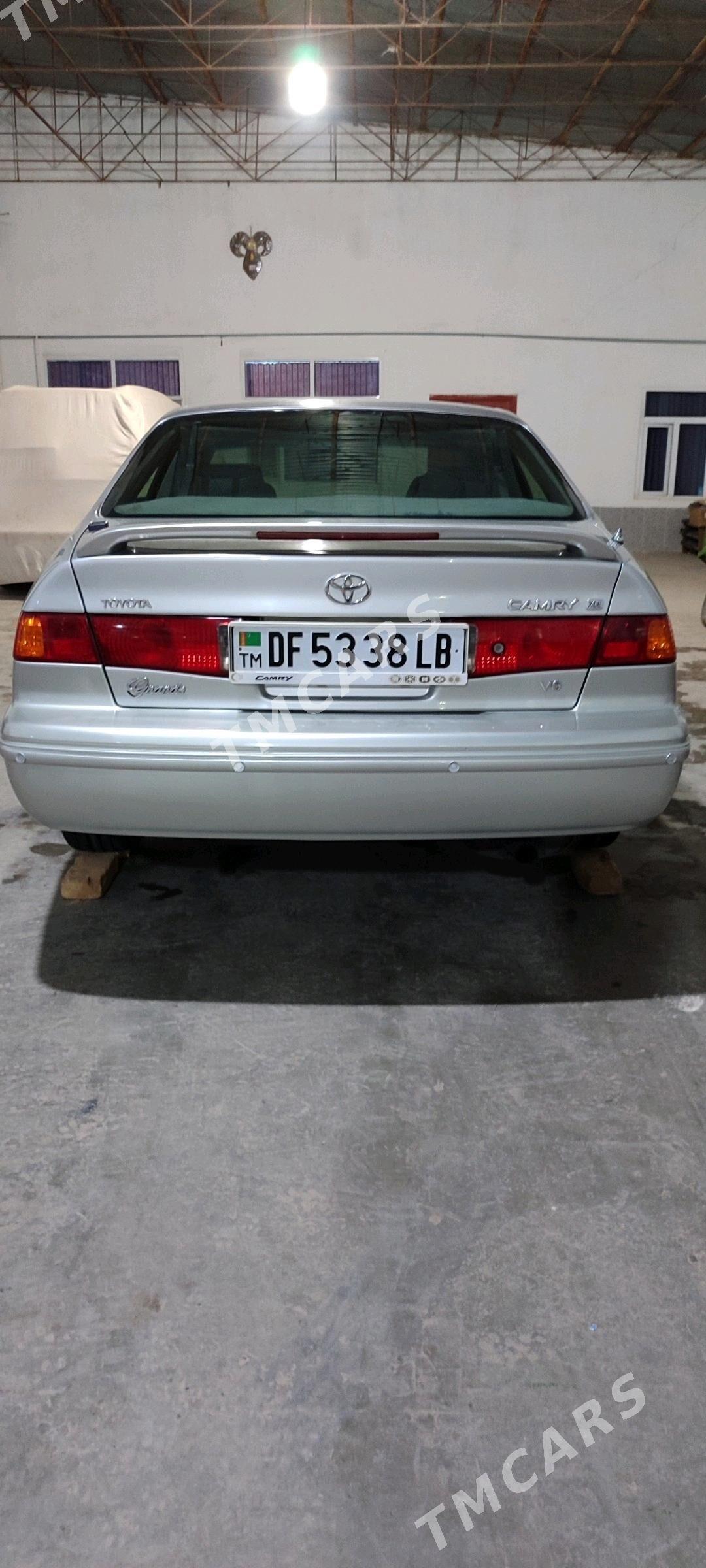 Toyota Camry 2000 - 160 000 TMT - Чарджоу - img 3