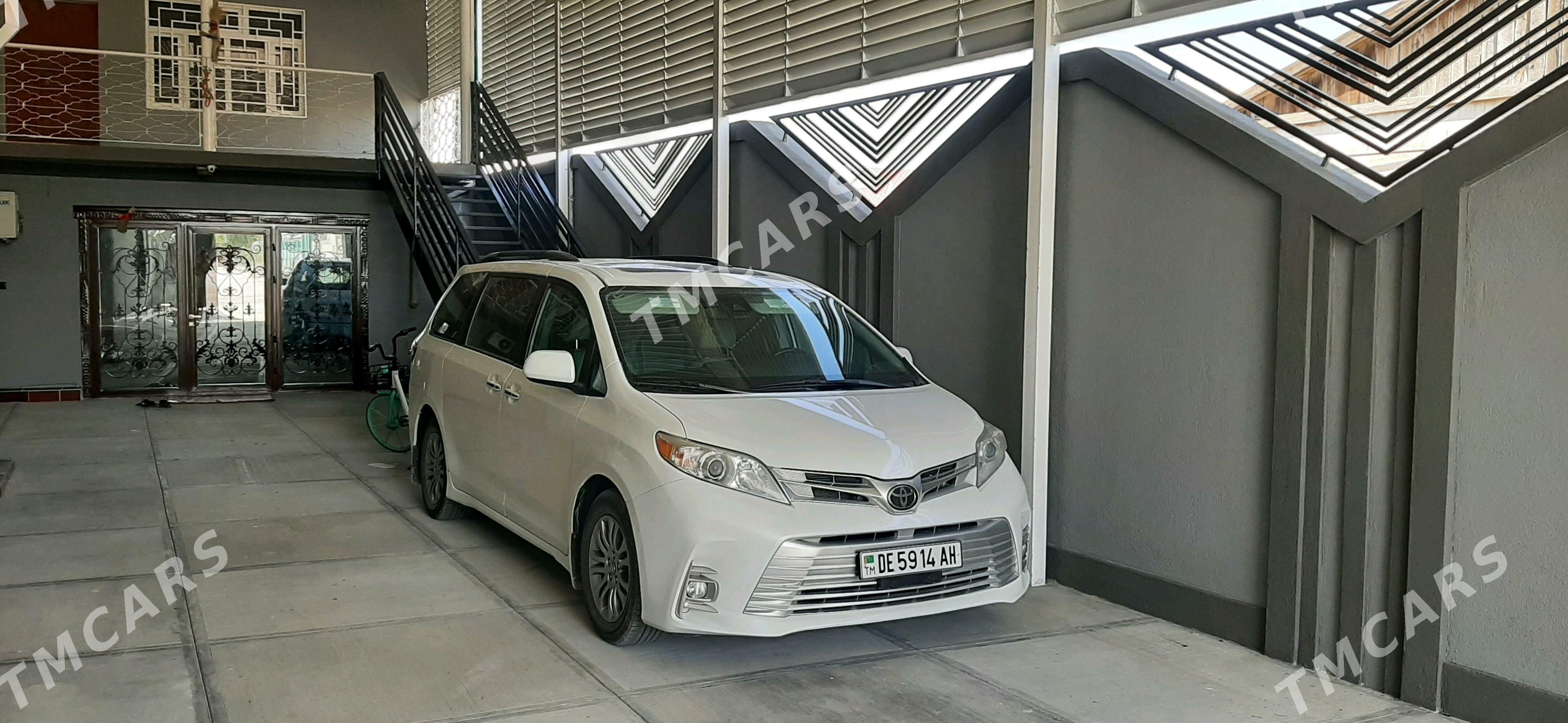 Toyota Sienna 2018 - 395 000 TMT - Gökdepe - img 3