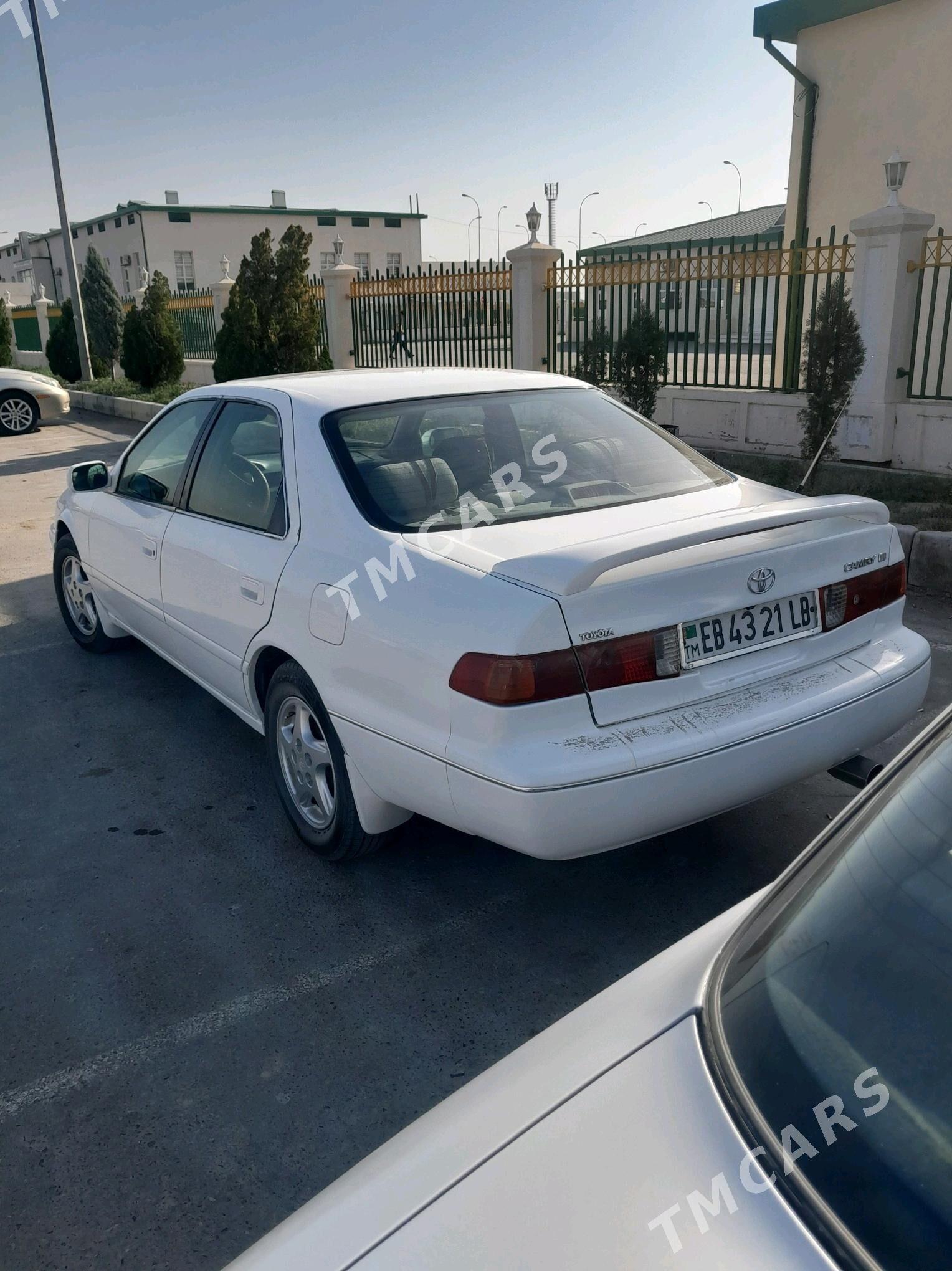 Toyota Camry 2001 - 110 000 TMT - Дянев - img 2