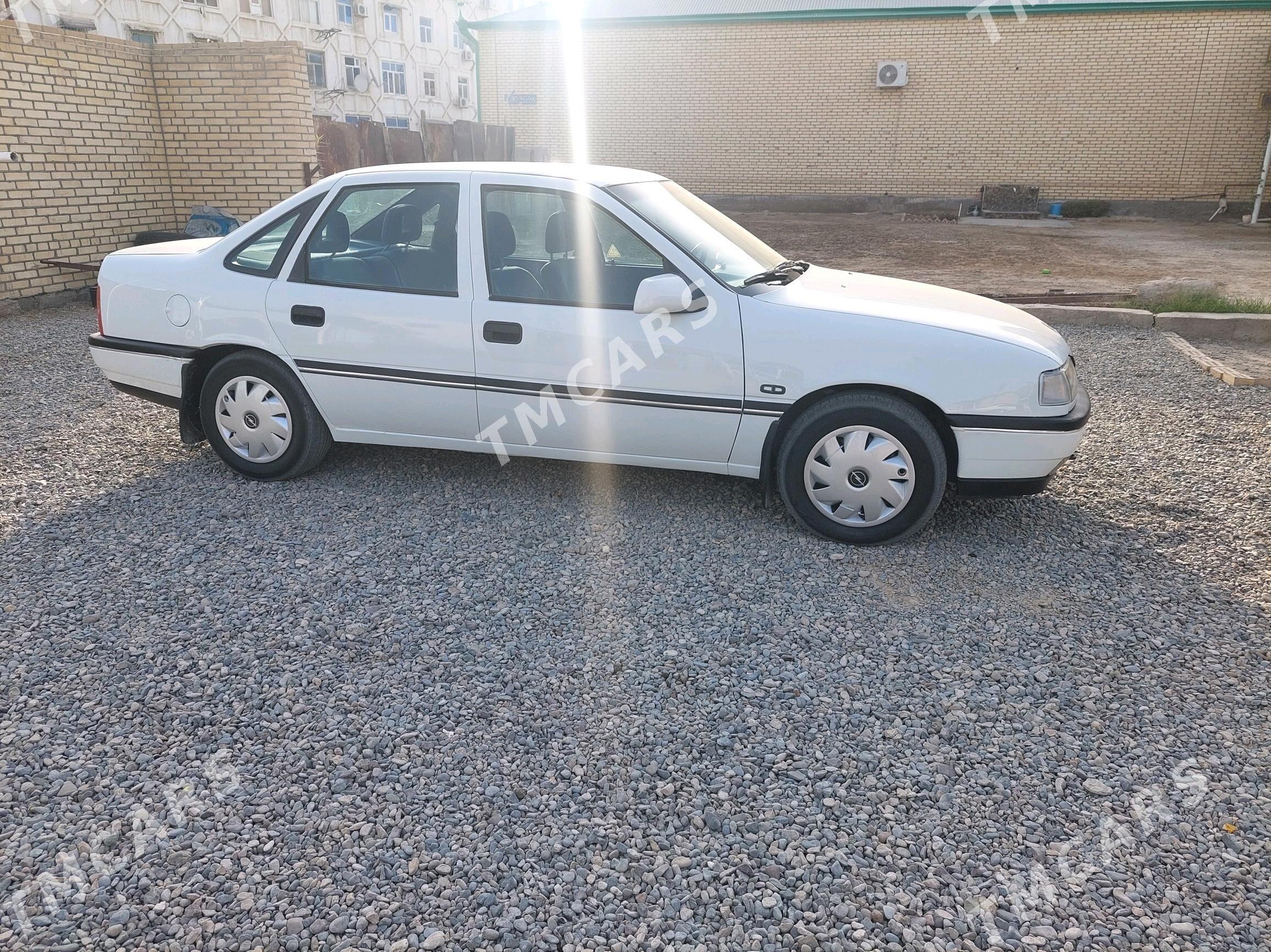 Opel Vectra 1992 - 32 000 TMT - Мары - img 4