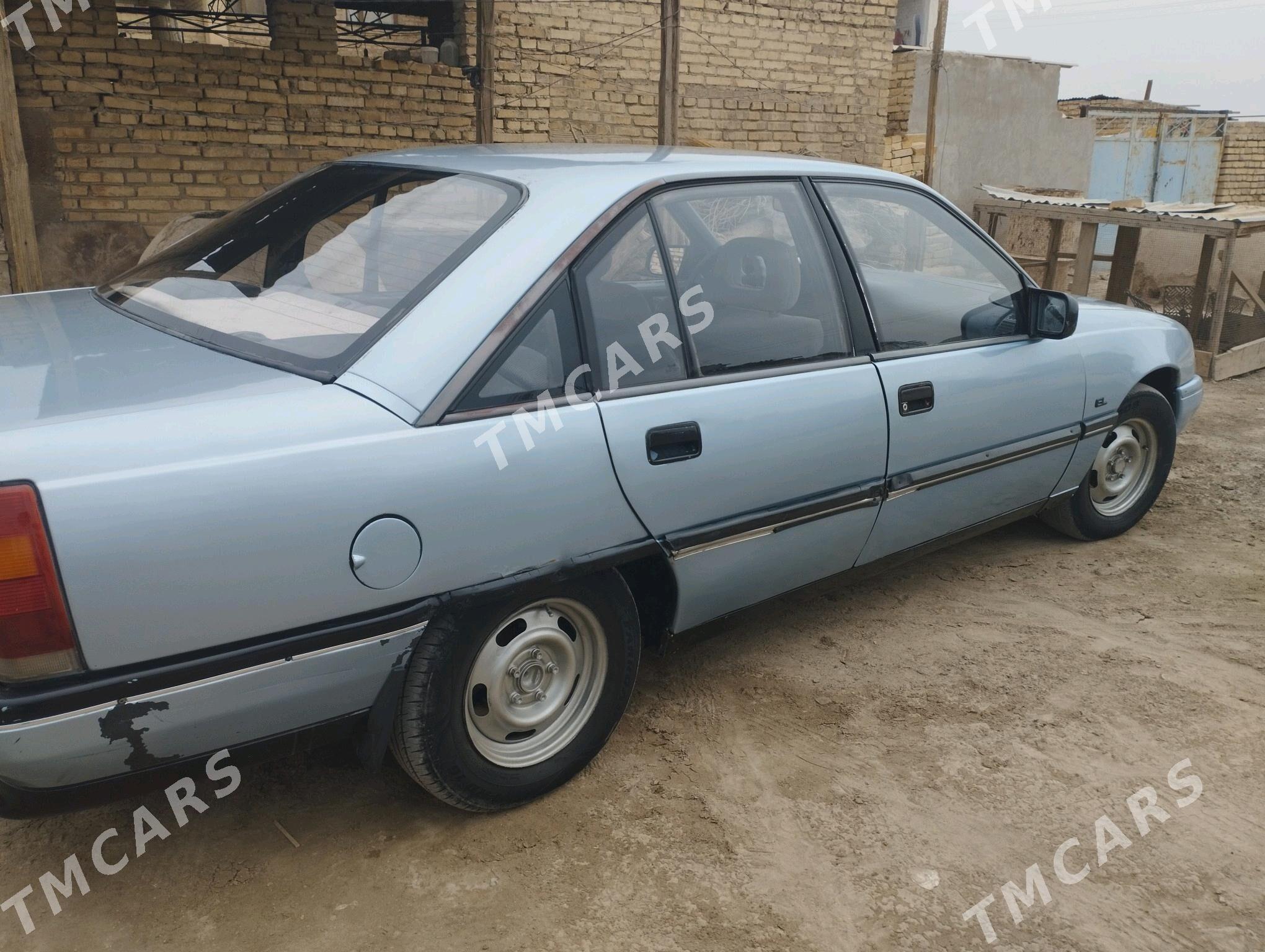 Opel Omega 1990 - 18 000 TMT - Garabekewül - img 3