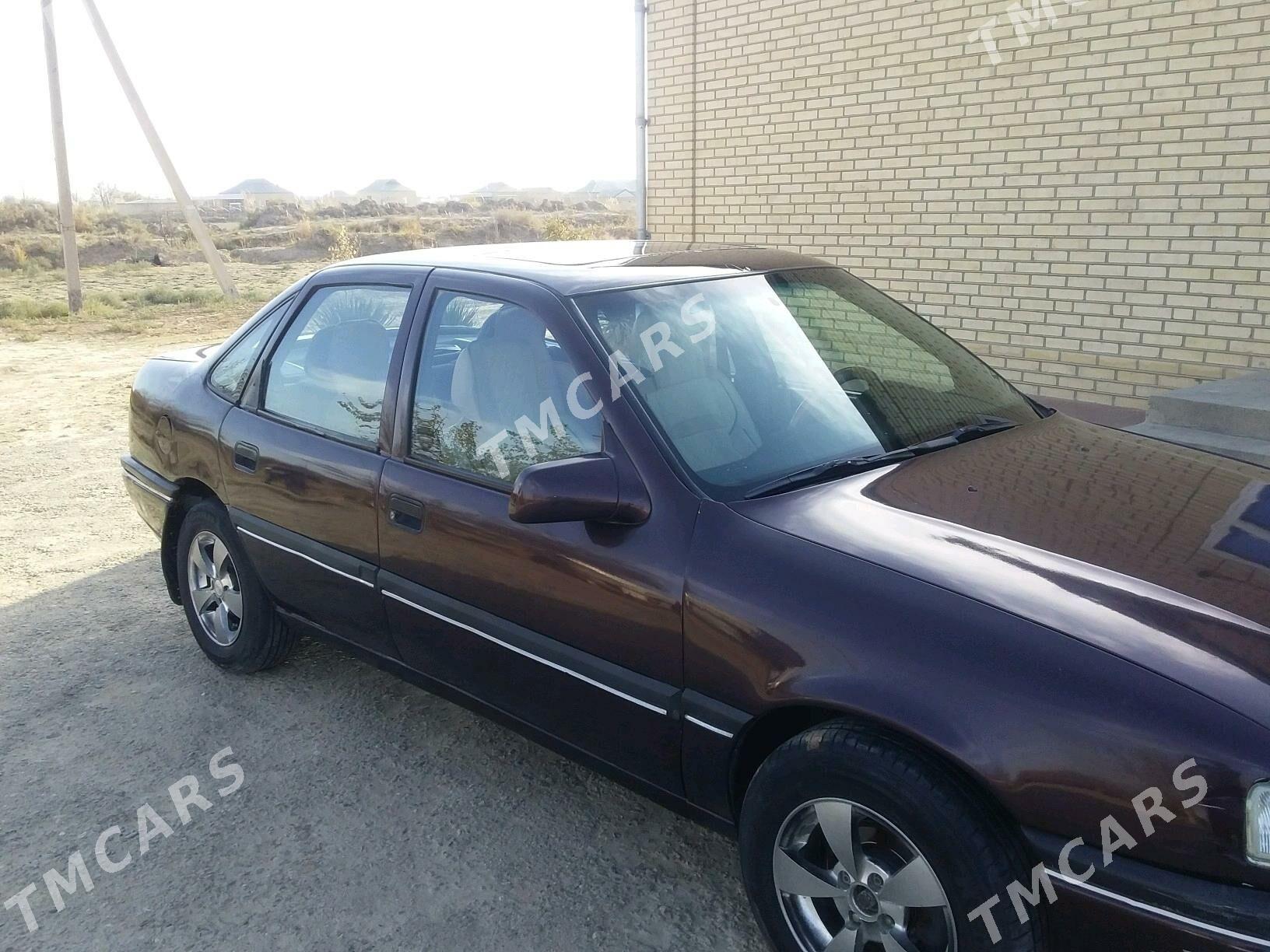 Opel Vectra 1990 - 27 000 TMT - Мары - img 3