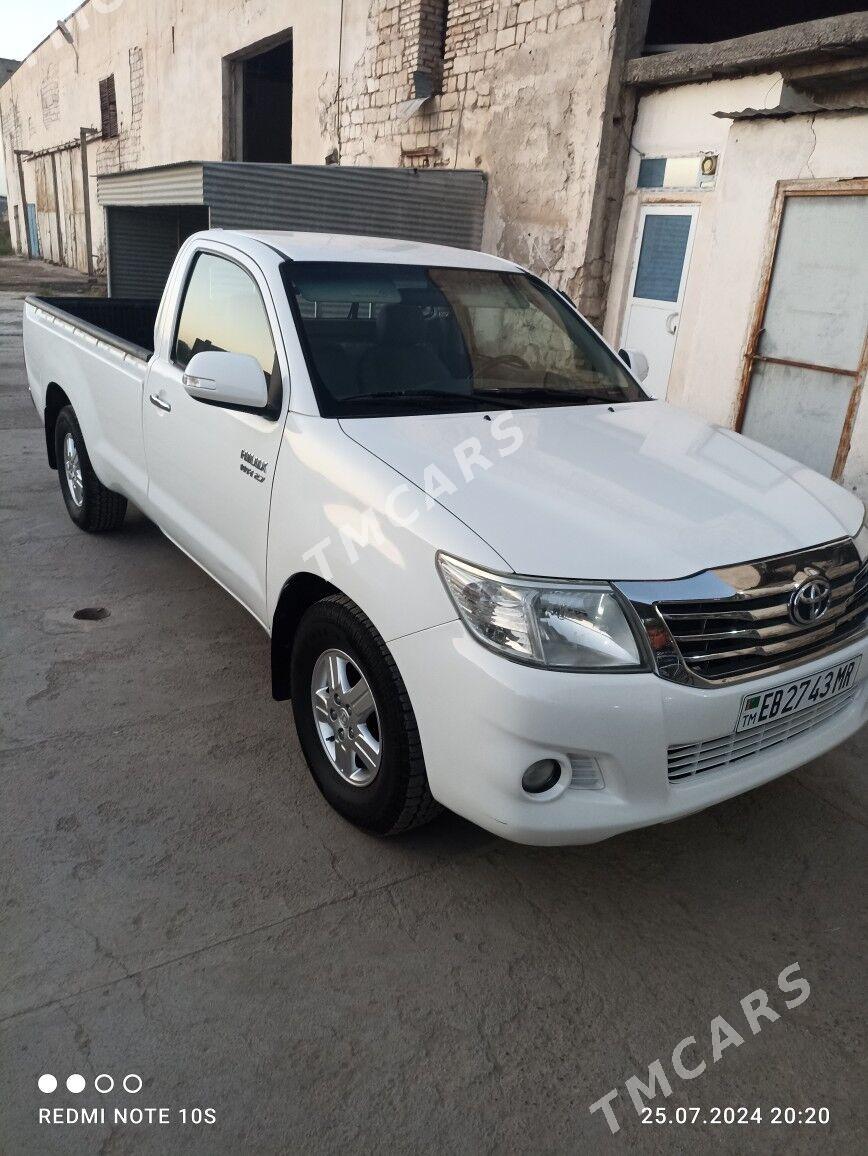 Toyota Hilux 2015 - 235 000 TMT - Мары - img 2