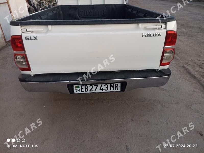 Toyota Hilux 2015 - 235 000 TMT - Мары - img 5