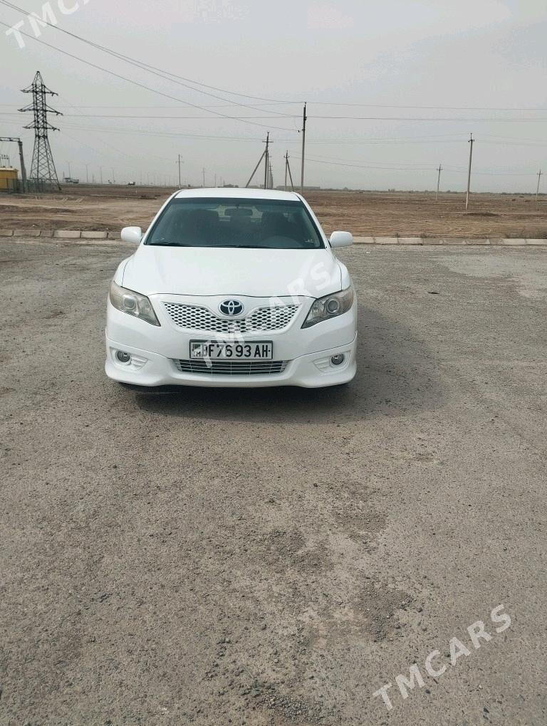 Toyota Camry 2010 - 180 000 TMT - Теджен - img 6