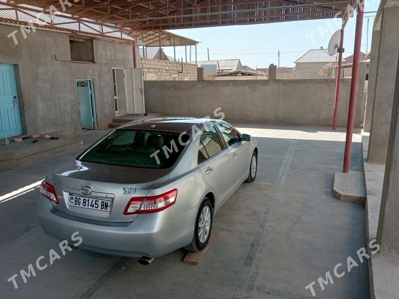 Toyota Camry 2010 - 138 000 TMT - Гумдаг - img 3