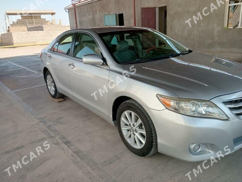 Toyota Camry 2010 - 138 000 TMT - Гумдаг - img 4