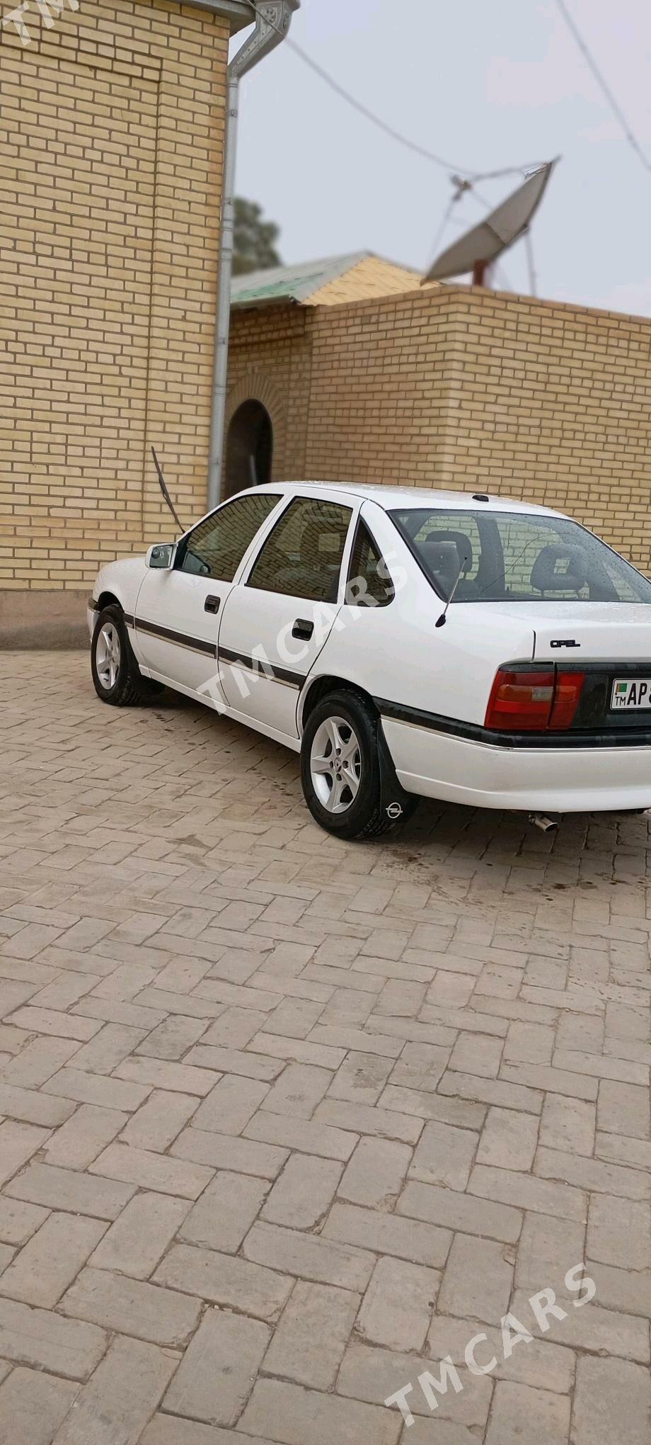 Opel Vectra 1995 - 36 000 TMT - Векильбазар - img 3