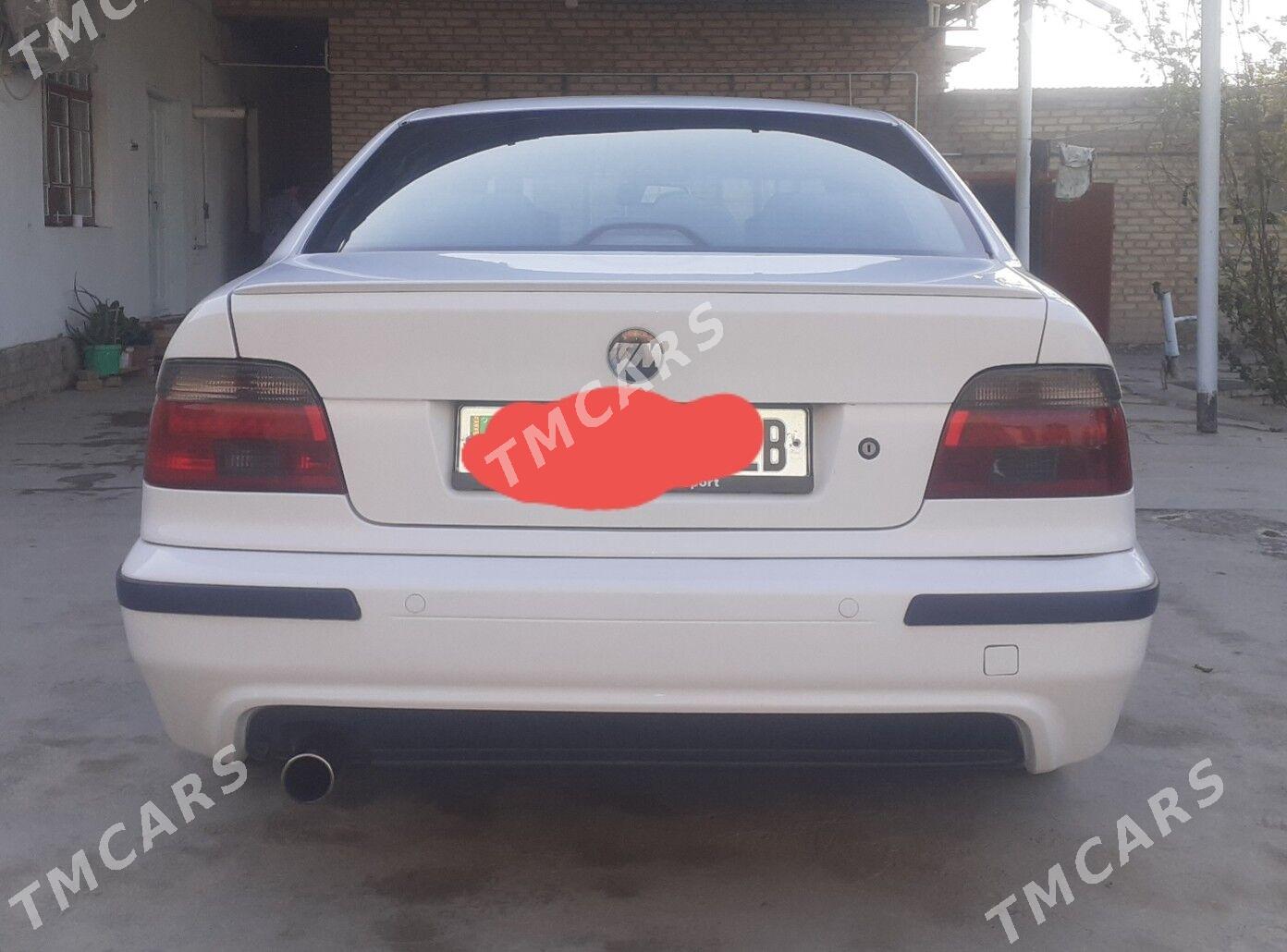 BMW E39 1998 - 82 000 TMT - Саят - img 2