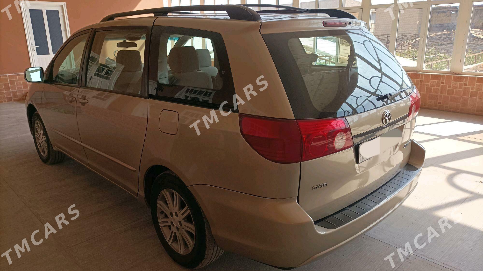 Toyota Sienna 2005 - 190 000 TMT - Türkmenabat - img 3