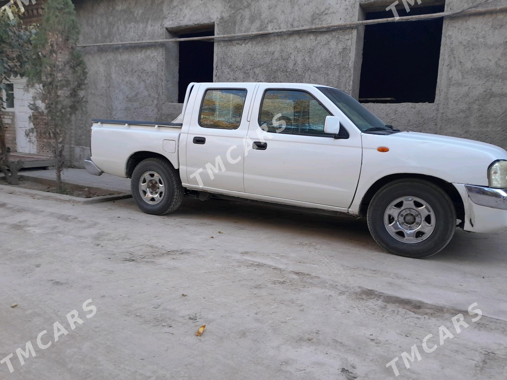 Nissan Navara 2009 - 60 000 TMT - Губадаг - img 3