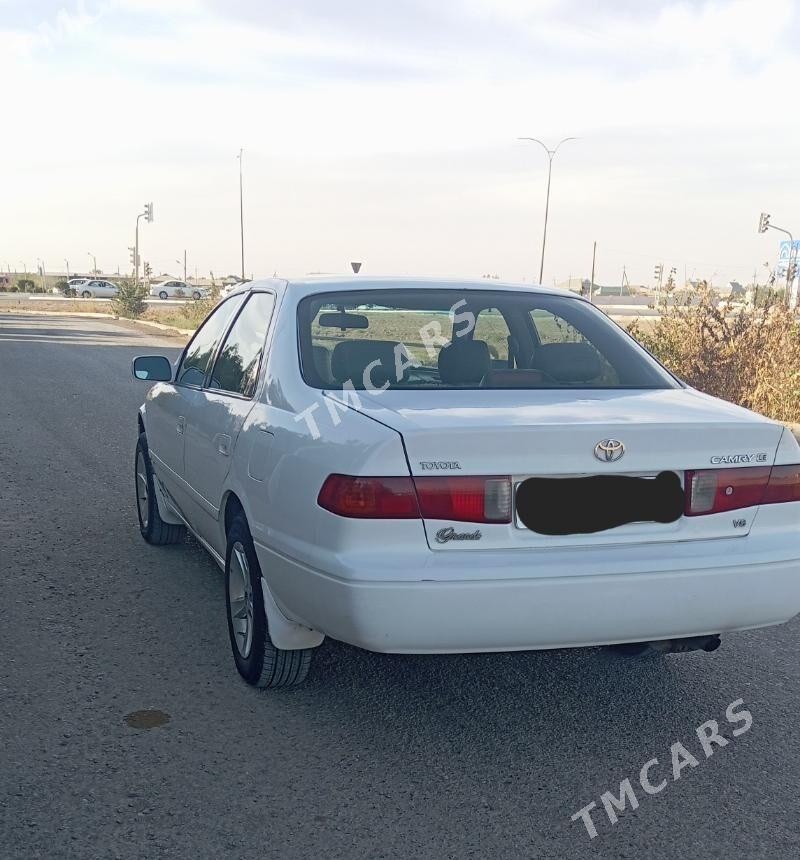 Toyota Camry 2001 - 110 000 TMT - Теджен - img 2