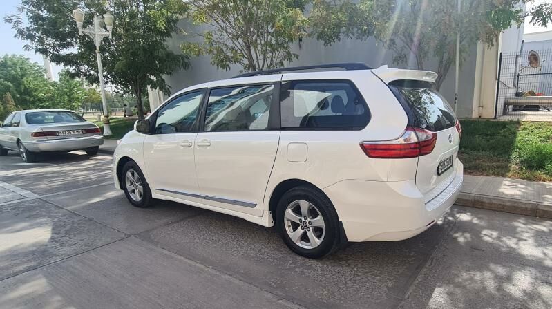 Toyota Sienna 2019 - 390 000 TMT - Мары - img 6