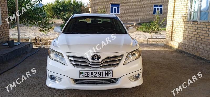 Toyota Camry 2010 - 175 000 TMT - Мары - img 3