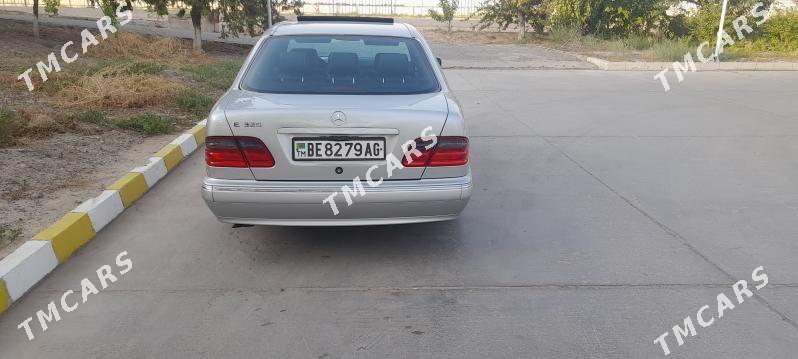 Mercedes-Benz E320 2001 - 130 000 TMT - Magtymguly - img 8