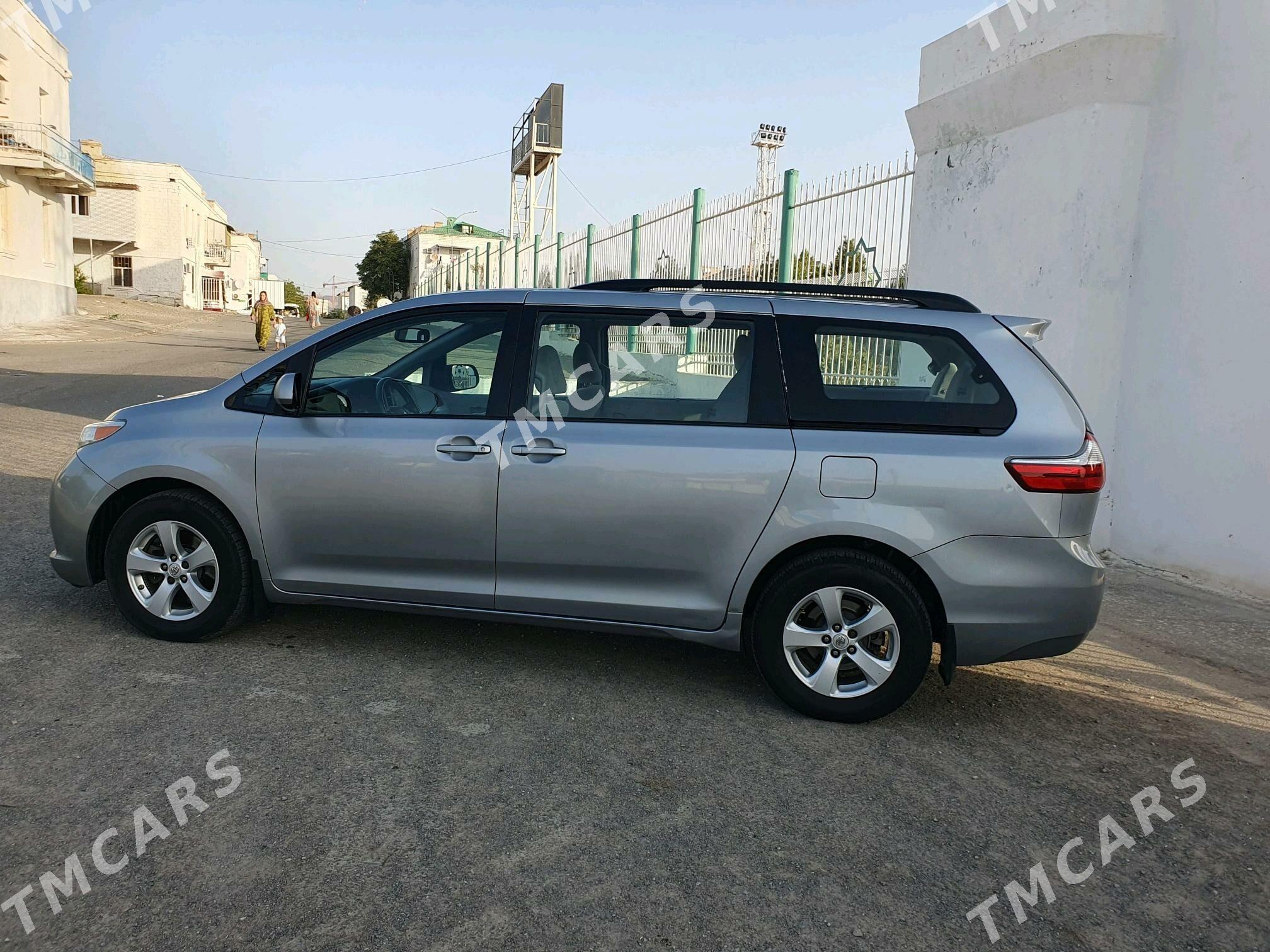 Toyota Sienna 2016 - 310 000 TMT - Ашхабад - img 7