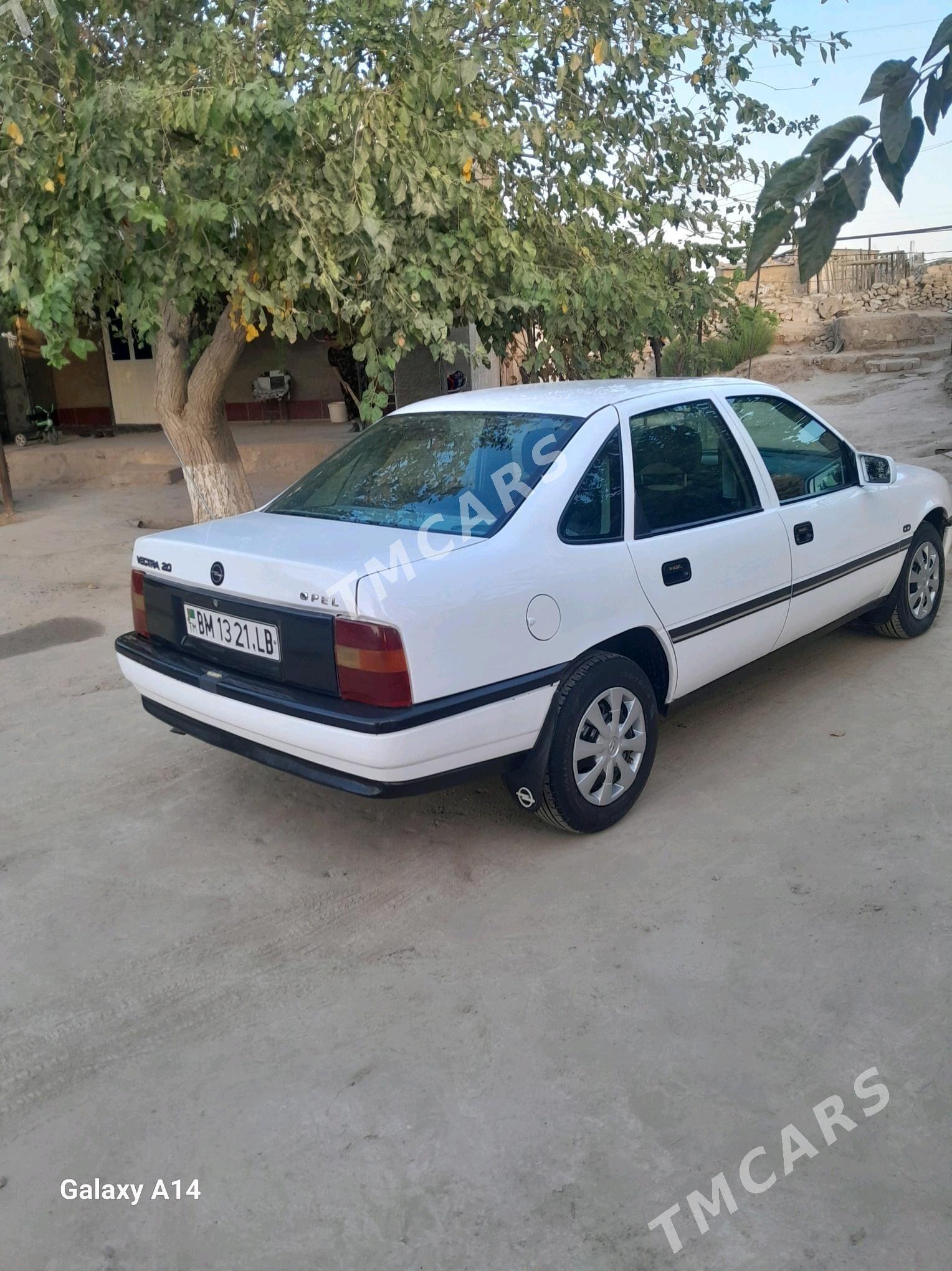 Opel Vectra 1990 - 33 000 TMT - Магданлы - img 2