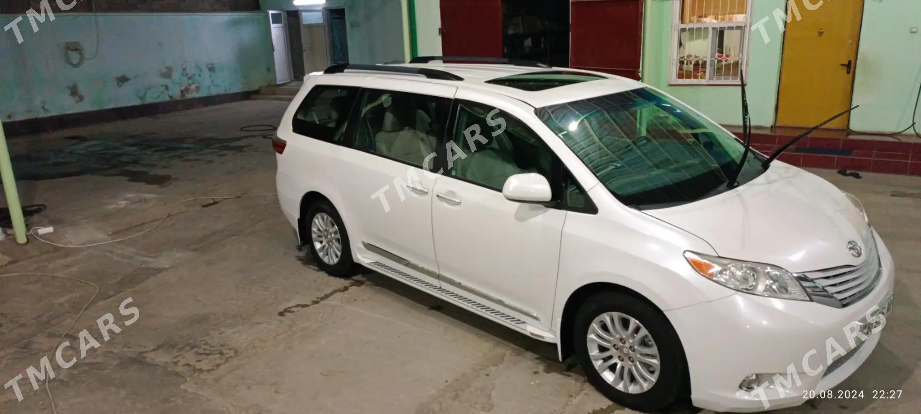 Toyota Sienna 2015 - 375 000 TMT - Aşgabat - img 7