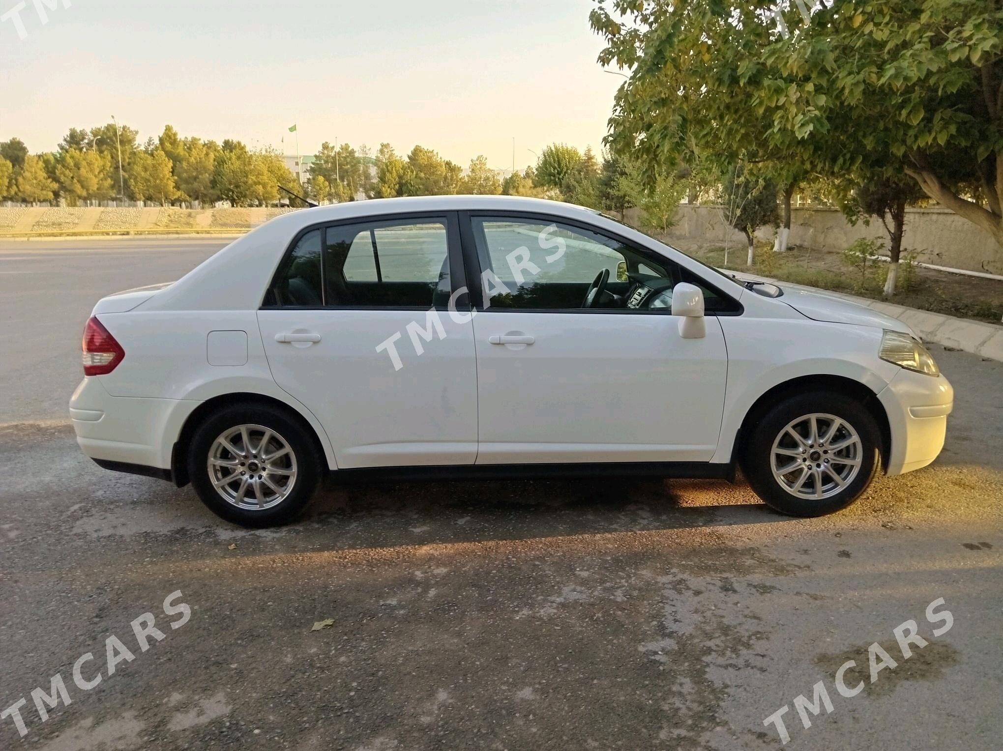 Nissan Versa 2010 - 107 000 TMT - Анев - img 4