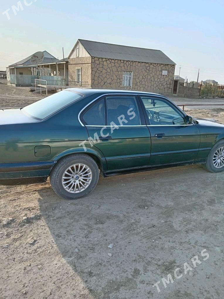 BMW 525 1990 - 40 000 TMT - Эсенгулы - img 4