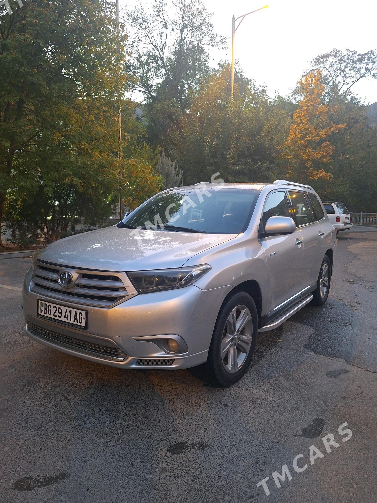 Toyota Highlander 2012 - 320 000 TMT - Бузмеин - img 7