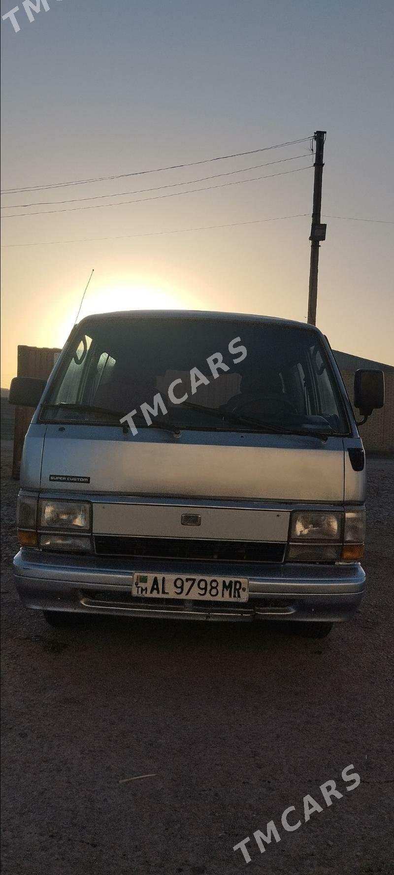 Toyota Hiace 1988 - 28 000 TMT - Мургап - img 4