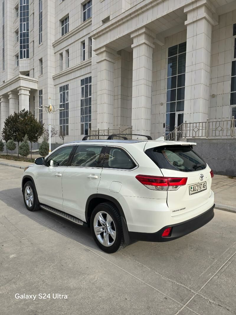 Toyota Highlander 2018 - 450 000 TMT - 30 мкр - img 3