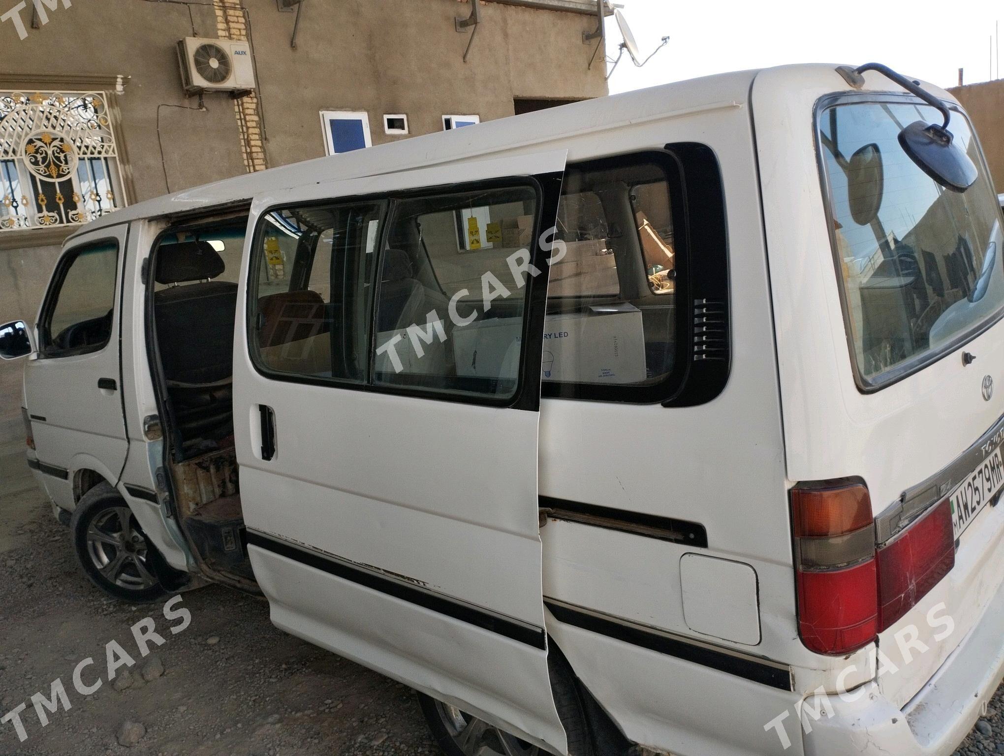 Toyota Hiace 1993 - 55 000 TMT - Мары - img 2