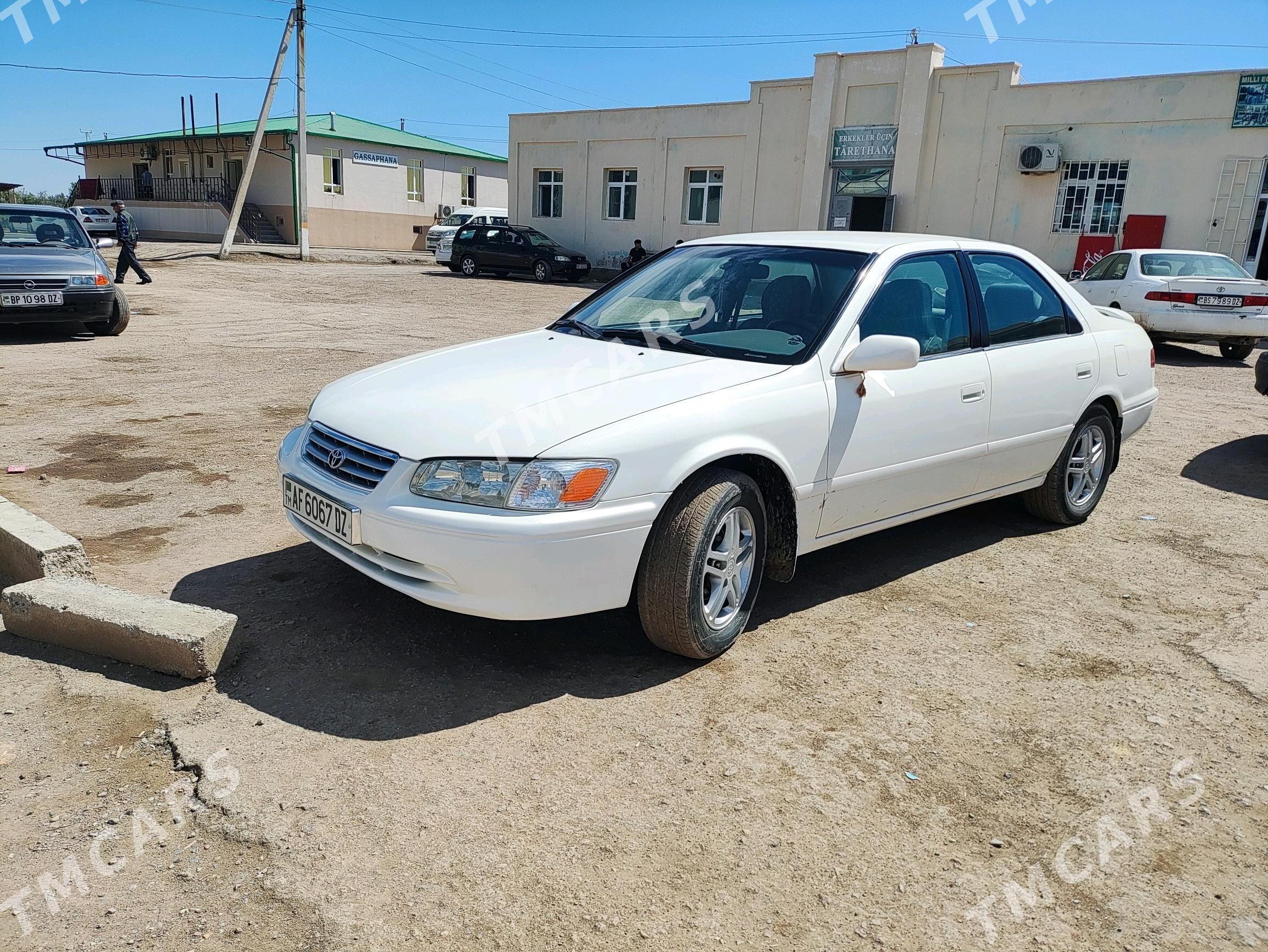 Toyota Camry 2000 - 125 000 TMT - Гурбансолтан Едже - img 2