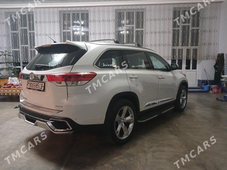 Toyota Highlander 2019 - 386 000 TMT - Türkmenabat - img 8