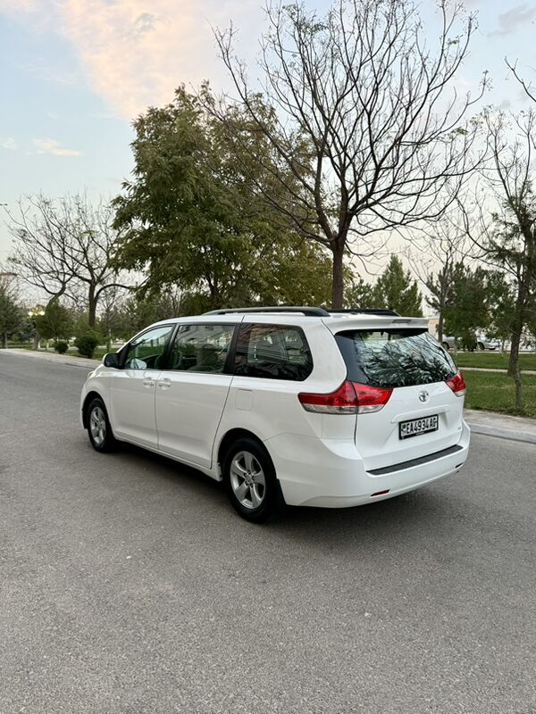 Toyota Sienna 2010 - 255 000 TMT - Ашхабад - img 5