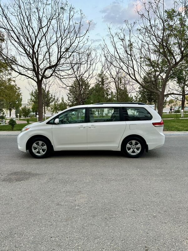 Toyota Sienna 2010 - 255 000 TMT - Aşgabat - img 3