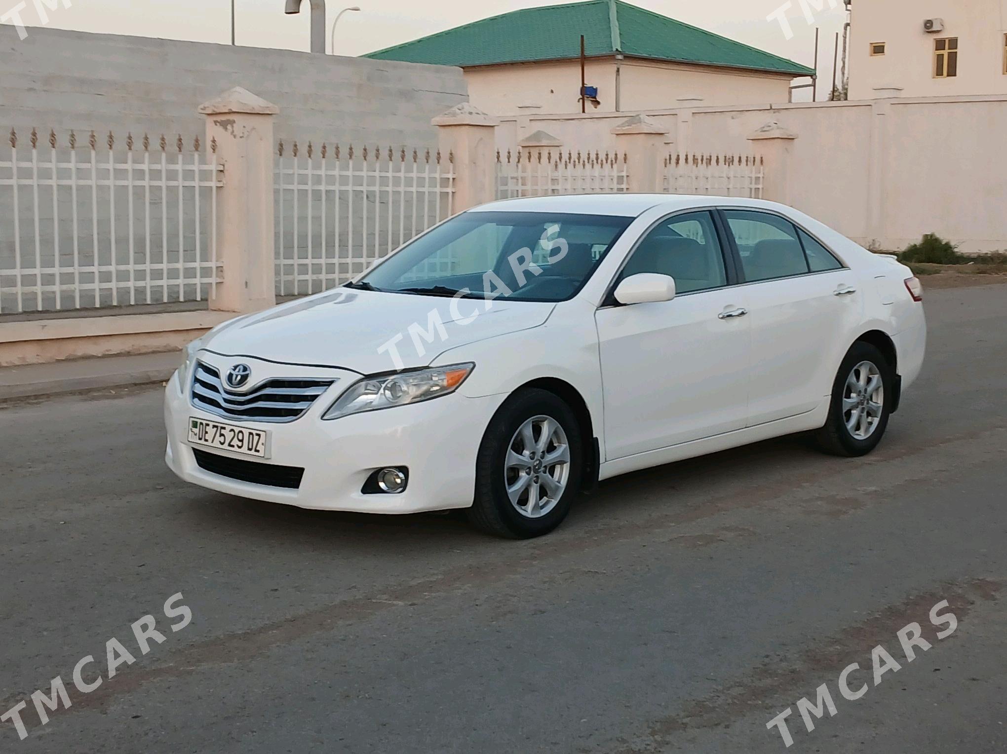 Toyota Camry 2011 - 161 000 TMT - Дашогуз - img 2