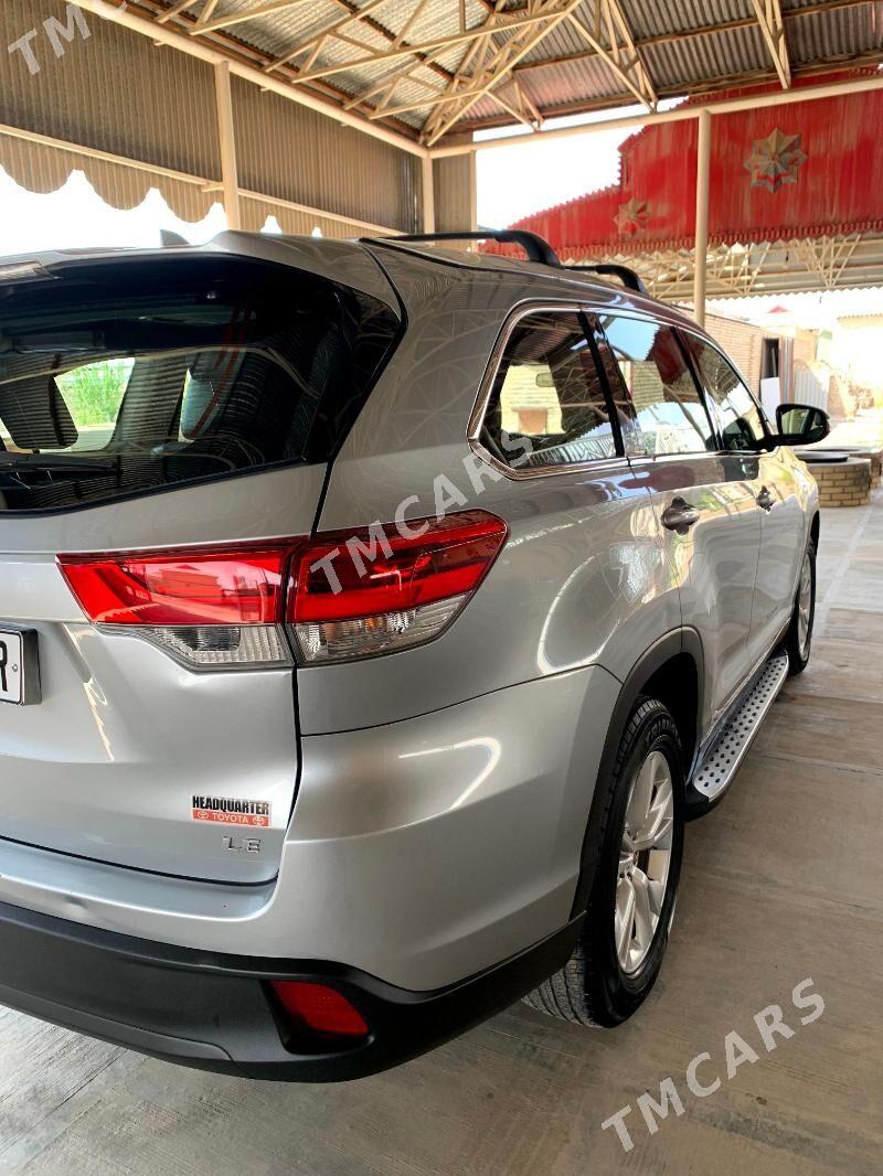 Toyota Highlander 2019 - 360 000 TMT - Векильбазар - img 3