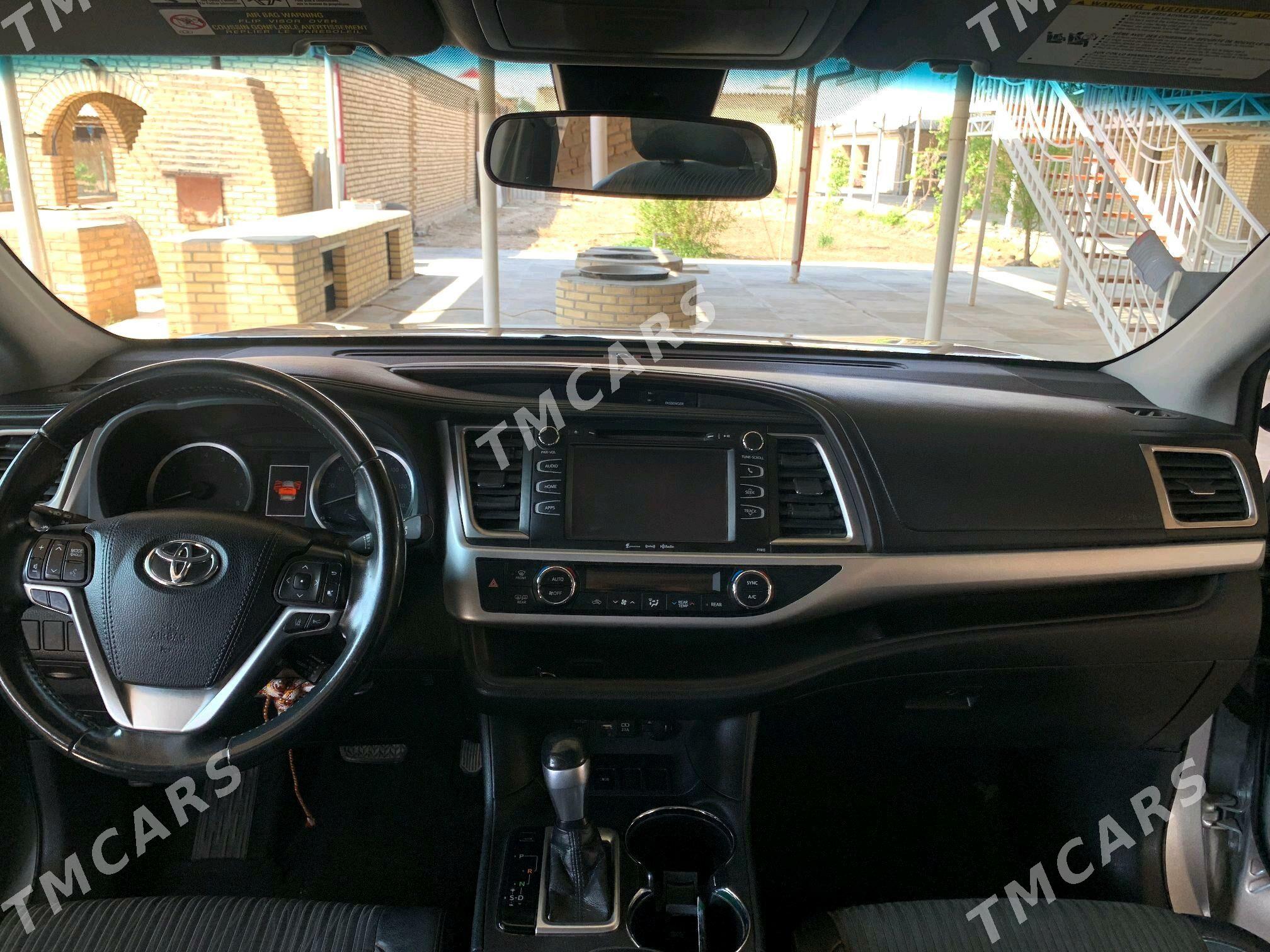 Toyota Highlander 2019 - 360 000 TMT - Векильбазар - img 5