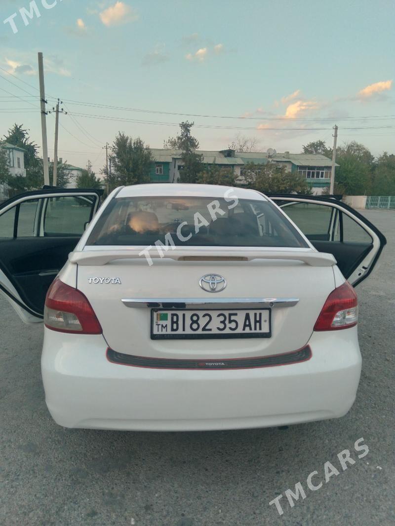 Toyota Yaris 2010 - 100 000 TMT - Aşgabat - img 3