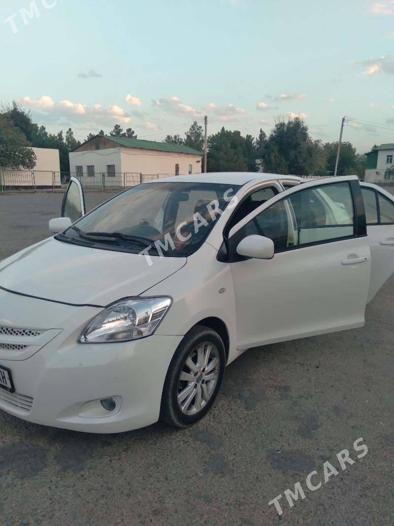 Toyota Yaris 2010 - 100 000 TMT - Aşgabat - img 2