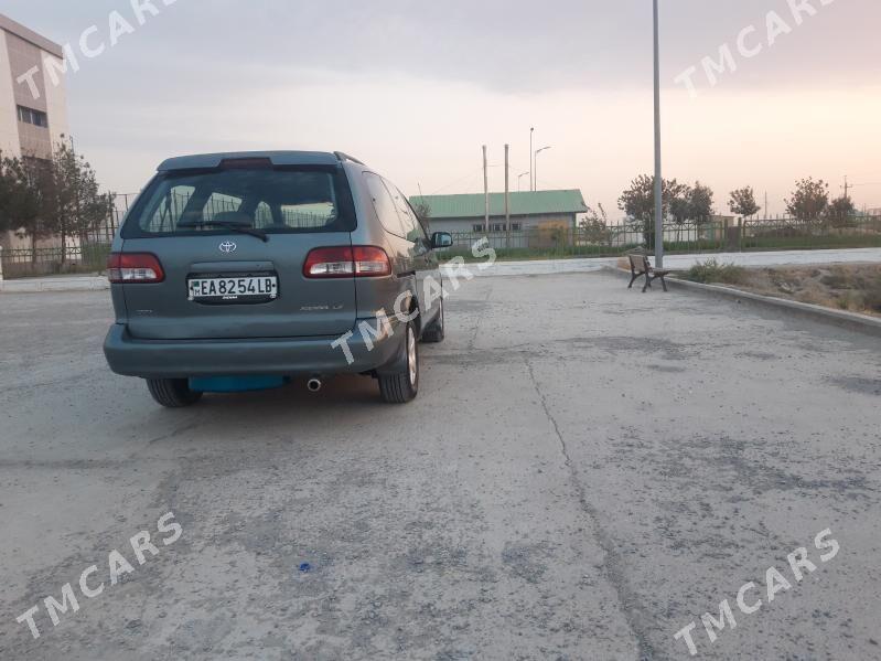 Toyota Sienna 2000 - 125 000 TMT - Halaç - img 2