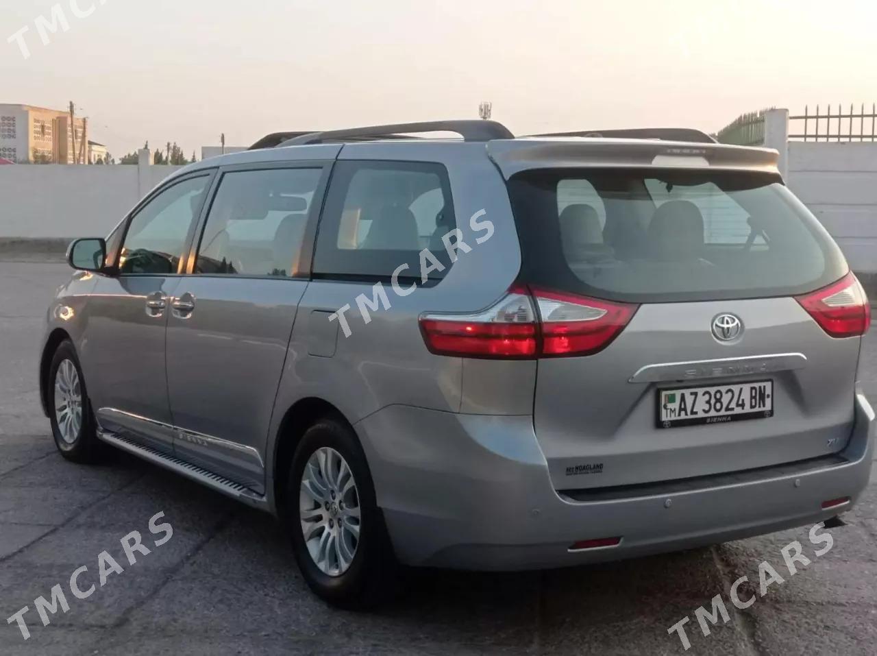 Toyota Sienna 2016 - 335 000 TMT - Балканабат - img 2