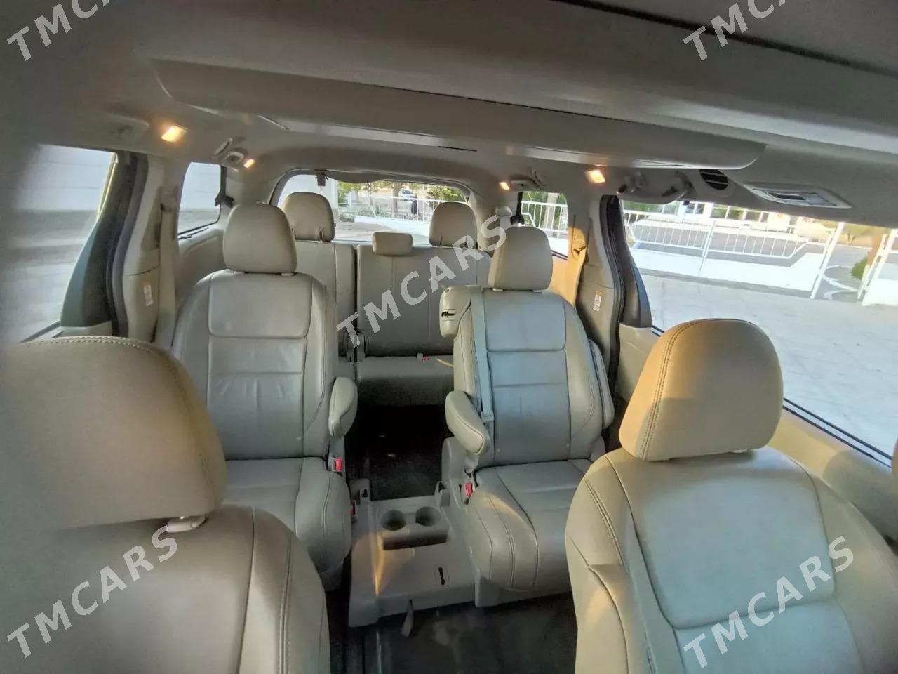 Toyota Sienna 2016 - 335 000 TMT - Балканабат - img 9